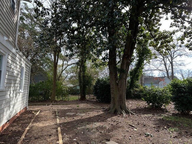 Building Photo - Beautifully Remodeled 4-bedroom Cape Cod -...