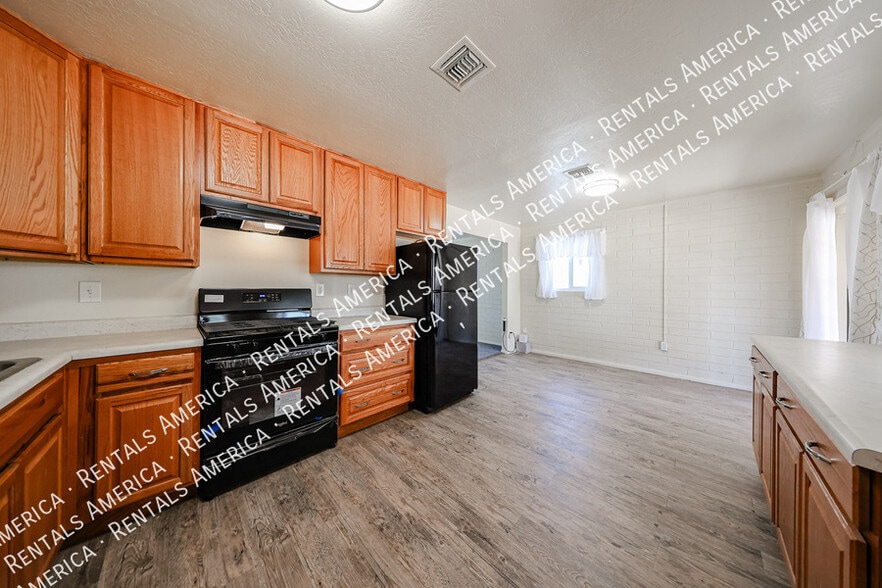 Building Photo - 7901 E Kimsey Ln