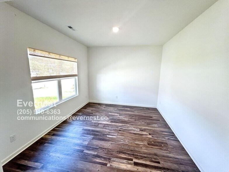Building Photo - 1301 Chelsea Pk Trl