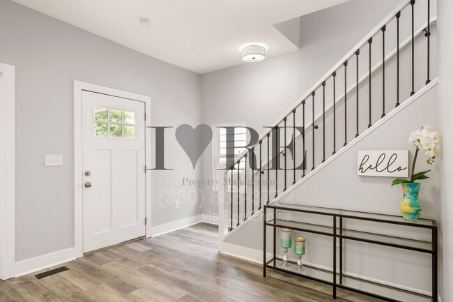 Building Photo - 429 E Mithoff St