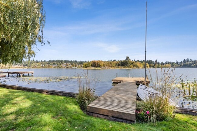 Building Photo - Charming 1 bed, 1 bath overlooking Lake Ballinger in Edmonds Bottom Floor Of Duplex $2350/mo.