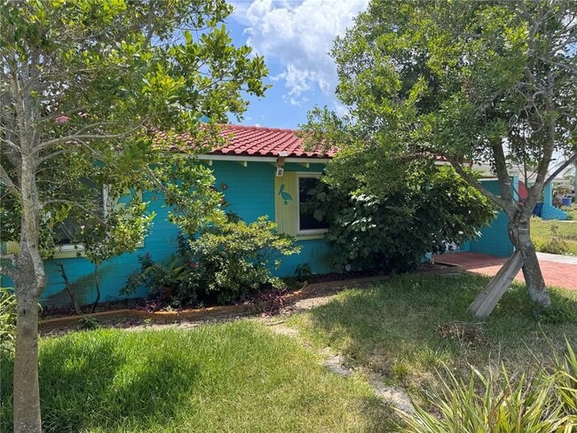 Building Photo - 32 Palm Dr