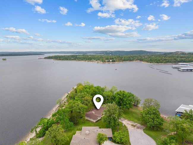 Building Photo - 471 Parkside Dr