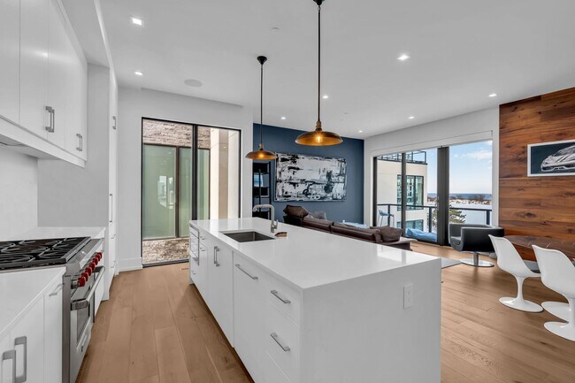 Building Photo - 200 Ocean Ave N