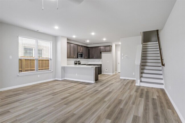 Building Photo - Gorgeous Townhouse for rent in North Fort ...