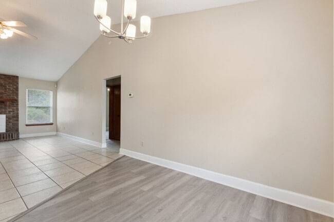 Building Photo - 8471-8473 3 Creeks Blvd