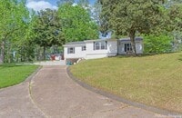 Building Photo - FRESH! Open AND NEAR THE CROSS LAKE BOAT L...