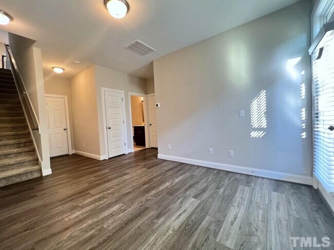 Building Photo - 4 Bedroom 3 Bath Townhome for Rent North S...