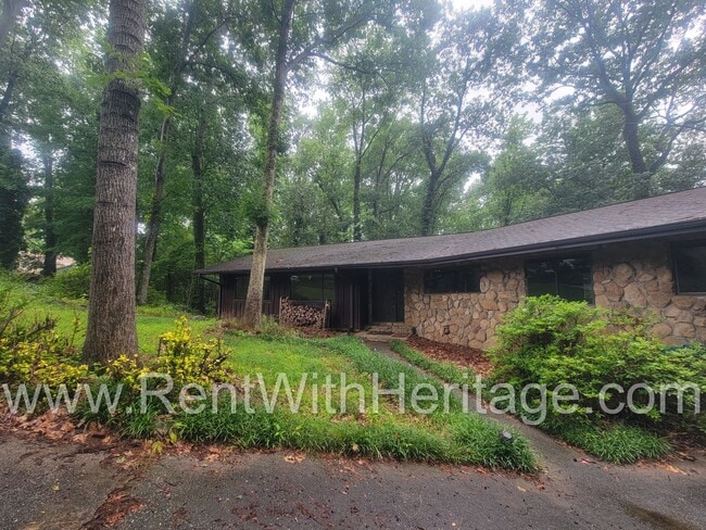 Building Photo - 1050 Flamingo Dr