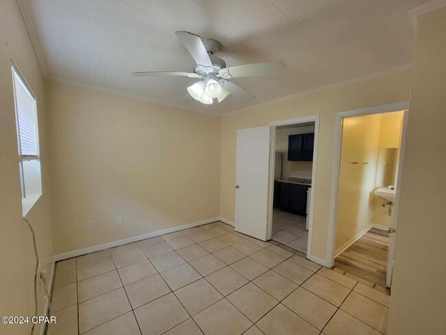 Building Photo - 2312 E 16th Ct