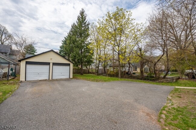 Building Photo - 59 Watchung Plaza