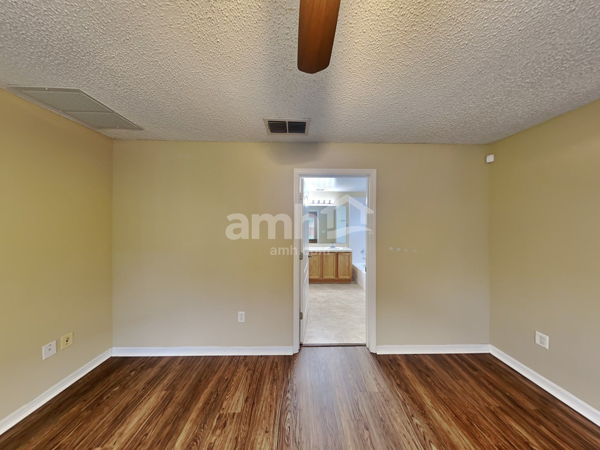 Building Photo - 15333 Harrowgate Way