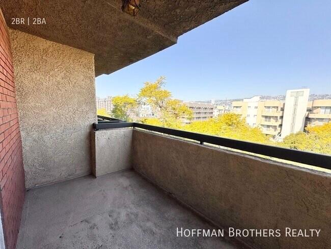 Building Photo - 8724 Burton Way