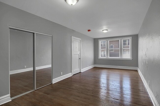 Building Photo - Chic lil Studio