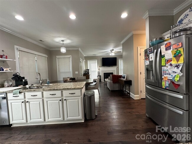Building Photo - 819 Stargard Ct