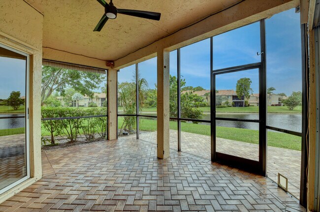 Building Photo - 23181 Fountain View Dr