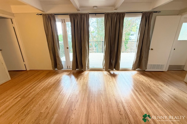 Building Photo - Spacious 4 Bedroom Home in San Mateo Hills...