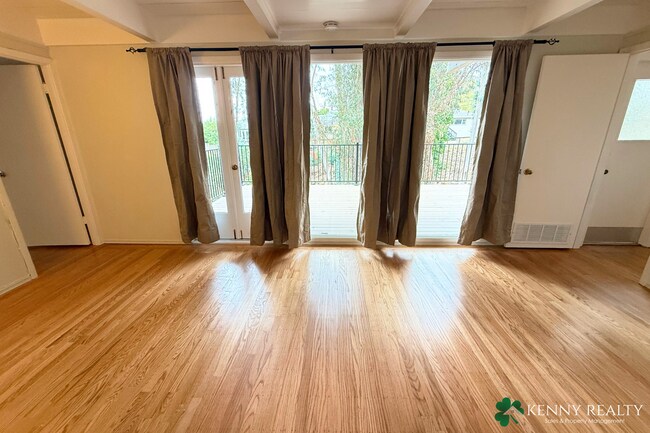 Building Photo - Spacious 4 Bedroom Home in San Mateo Hills with Dual Primary Suites