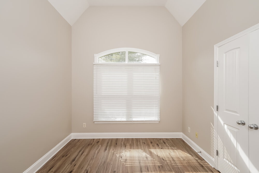 Building Photo - 1140 Overlook Dr