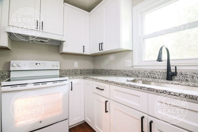 Building Photo - 402 E Stronach Ave