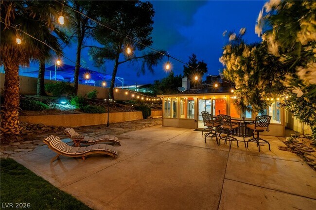 Building Photo - 2457 Swan Ln