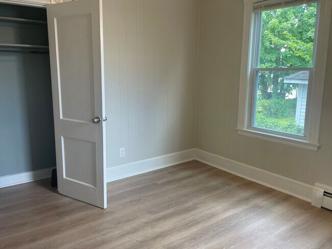 Building Photo - 38 Graham St