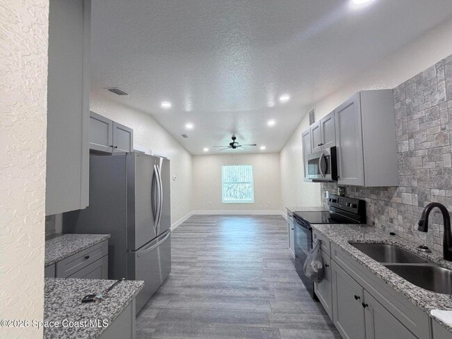 Building Photo - 1153 Carlton Dr