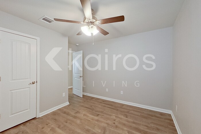 Building Photo - 130 Yardley Ct