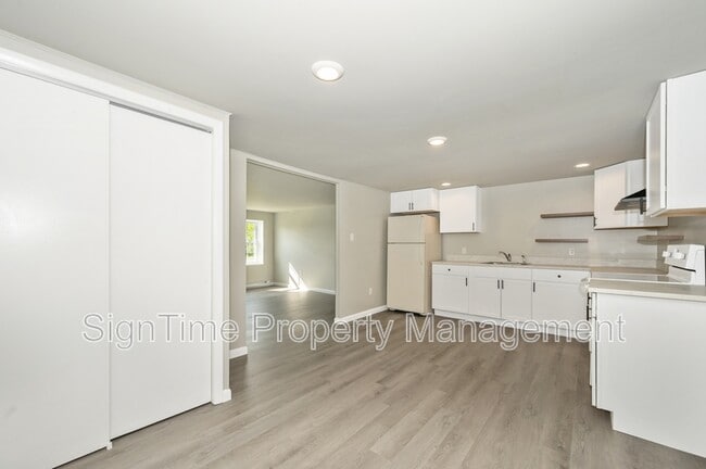 Building Photo - 15207 National Pike