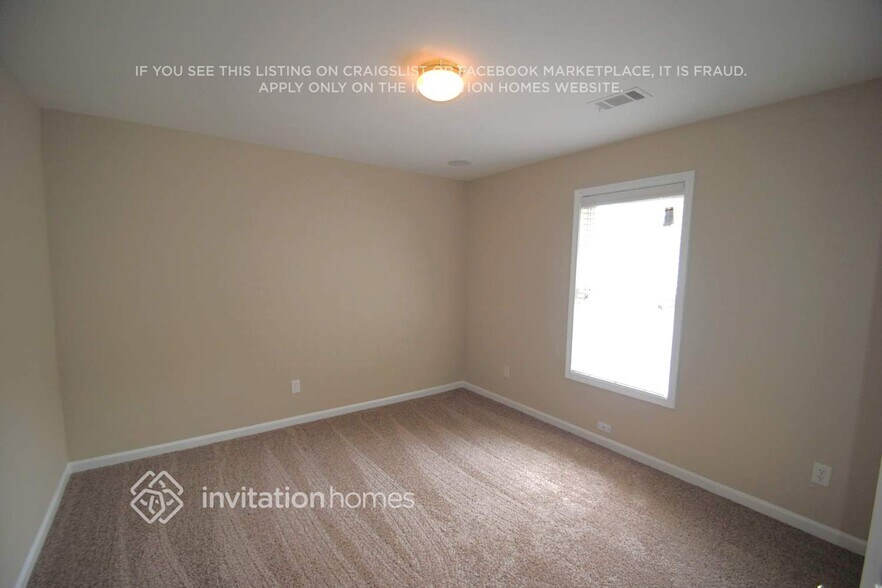 Building Photo - 3740 Cranford Dr SW