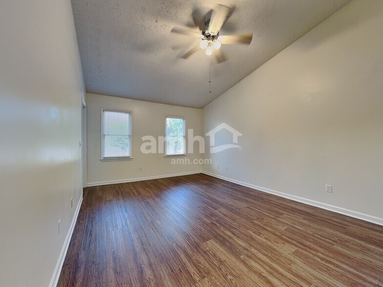 Building Photo - 5301 Wenesly Ct