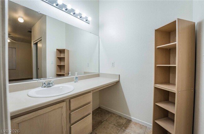 Building Photo - 7224 Pinon Crest Ct
