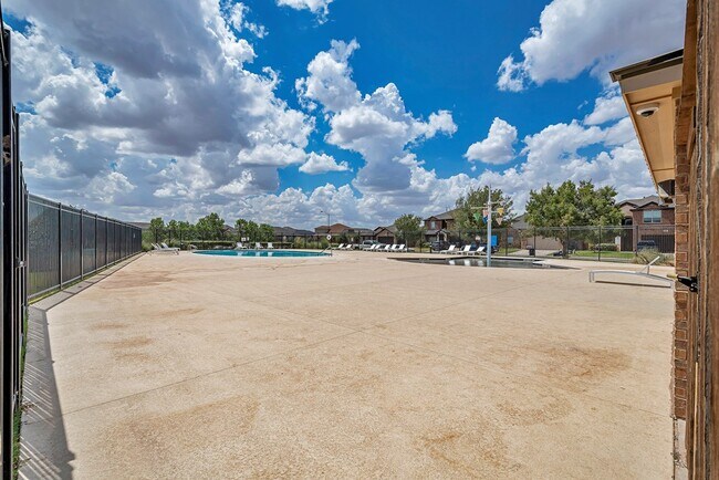 Building Photo - 6910 Kate Reed Dr