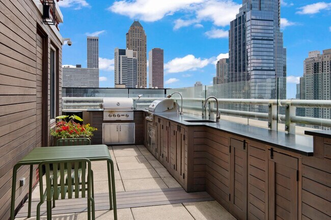 Building Photo - 121 W Chestnut St