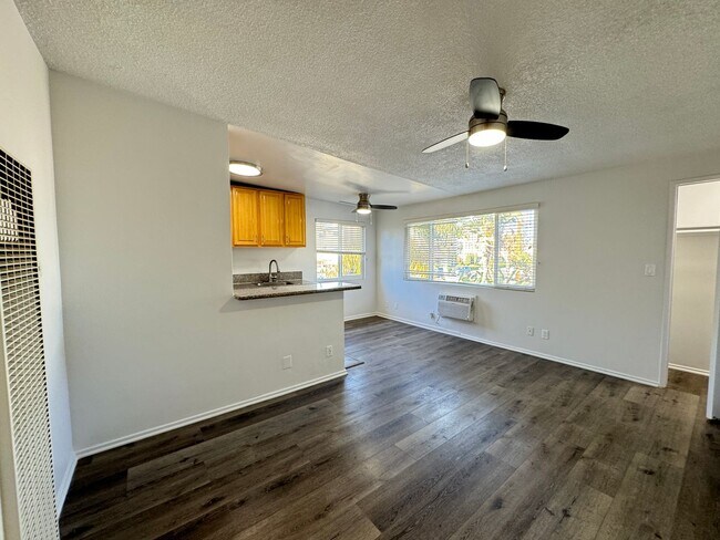Interior Photo - 6944-6954 Coldwater Canyon Ave
