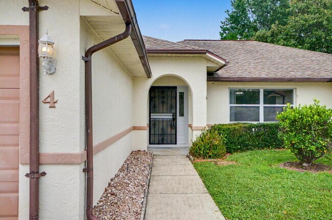 Building Photo - Charming Rental on Quiet Cul-de-Sac!