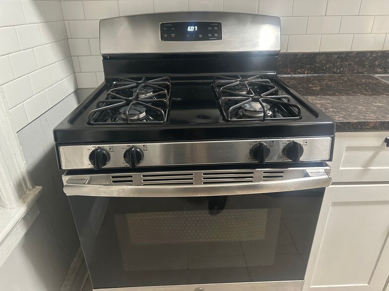 Building Photo - 115 Fairview Ave