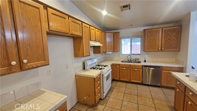 Building Photo - 16528 Avenida Mirola