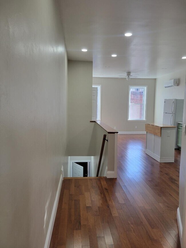 Building Photo - 3140 N Rosewood St