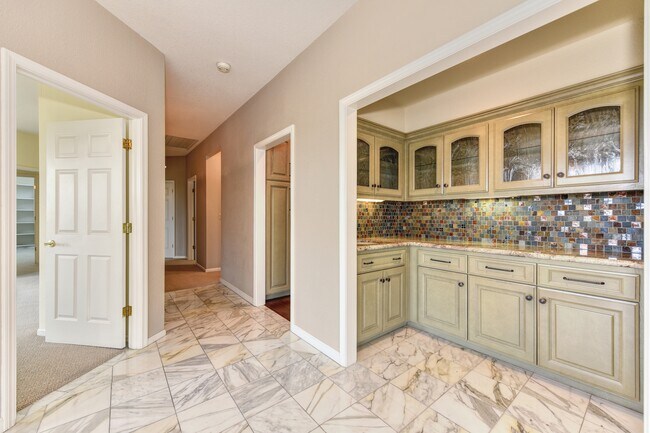 Building Photo - 6533 Chesbro Cir