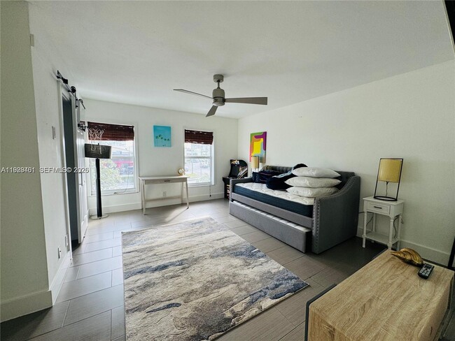 Building Photo - 1987 NE 123rd St