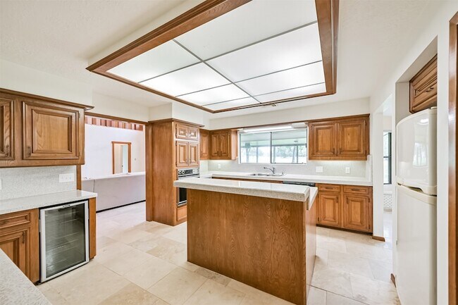 Building Photo - 16040 Dunes Dr