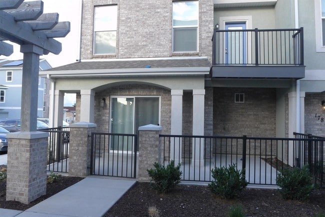 Primary Photo - 1779 W Dalmeny Way