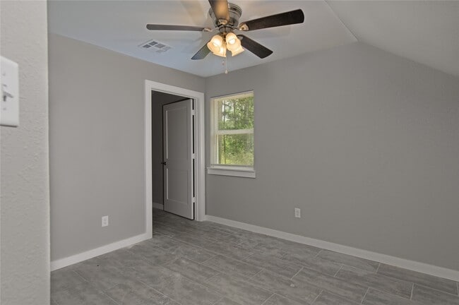 Building Photo - 519 Magnolia Point Dr