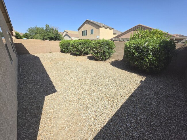 Building Photo - San Tan Heights