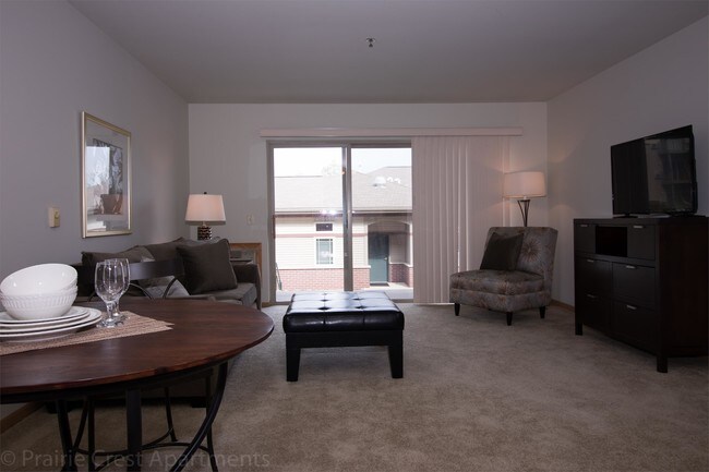 Building Photo - 290 Prairie Heights Dr