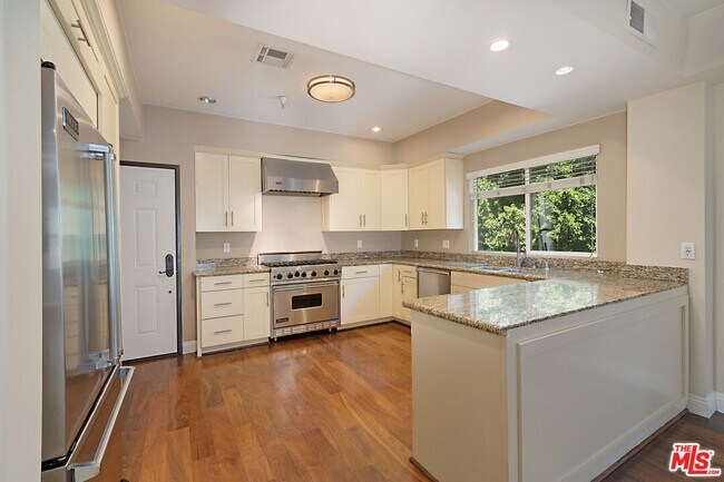 Building Photo - 4428 Fulton Ave