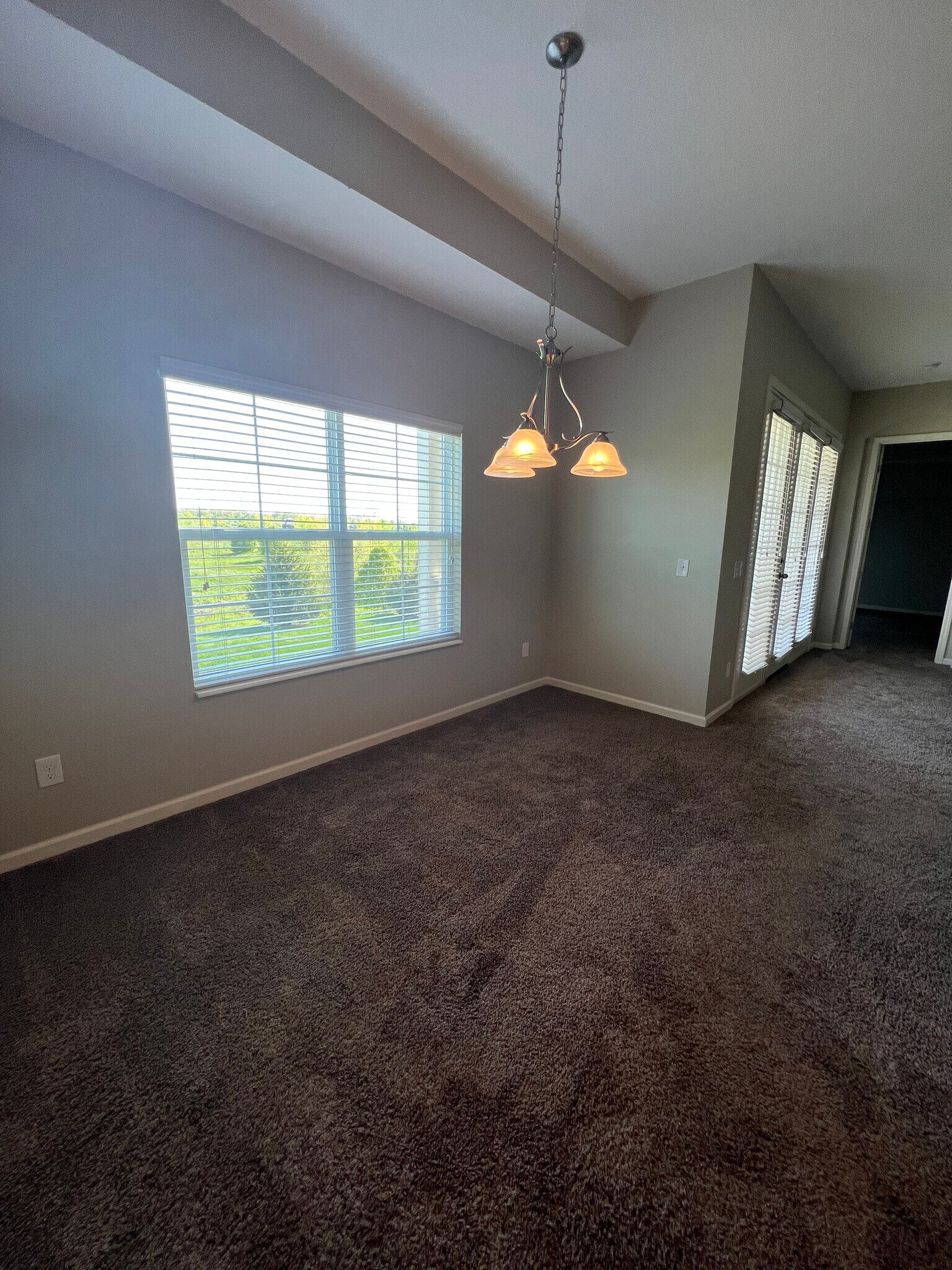 Building Photo - 3203 Rossmore Cir
