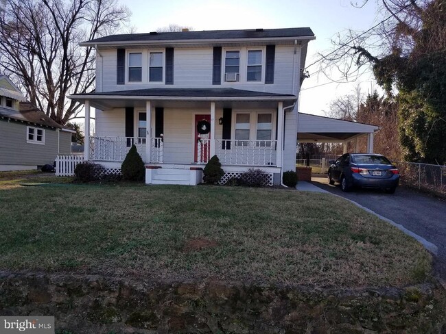 Building Photo - 17 Riverview Ave