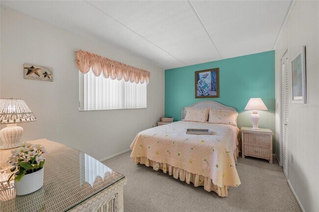 Building Photo - 708 S Tamiami Trl